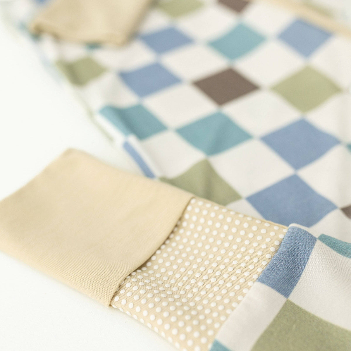 Bamboo Sleeper in Luxe Checker – Timeless & Soft